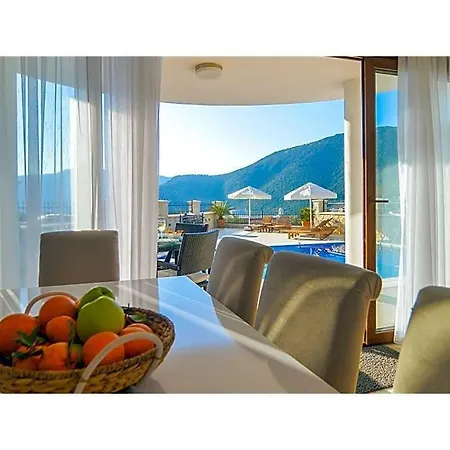 Sleeps 10 Pool Air Con Wifi *